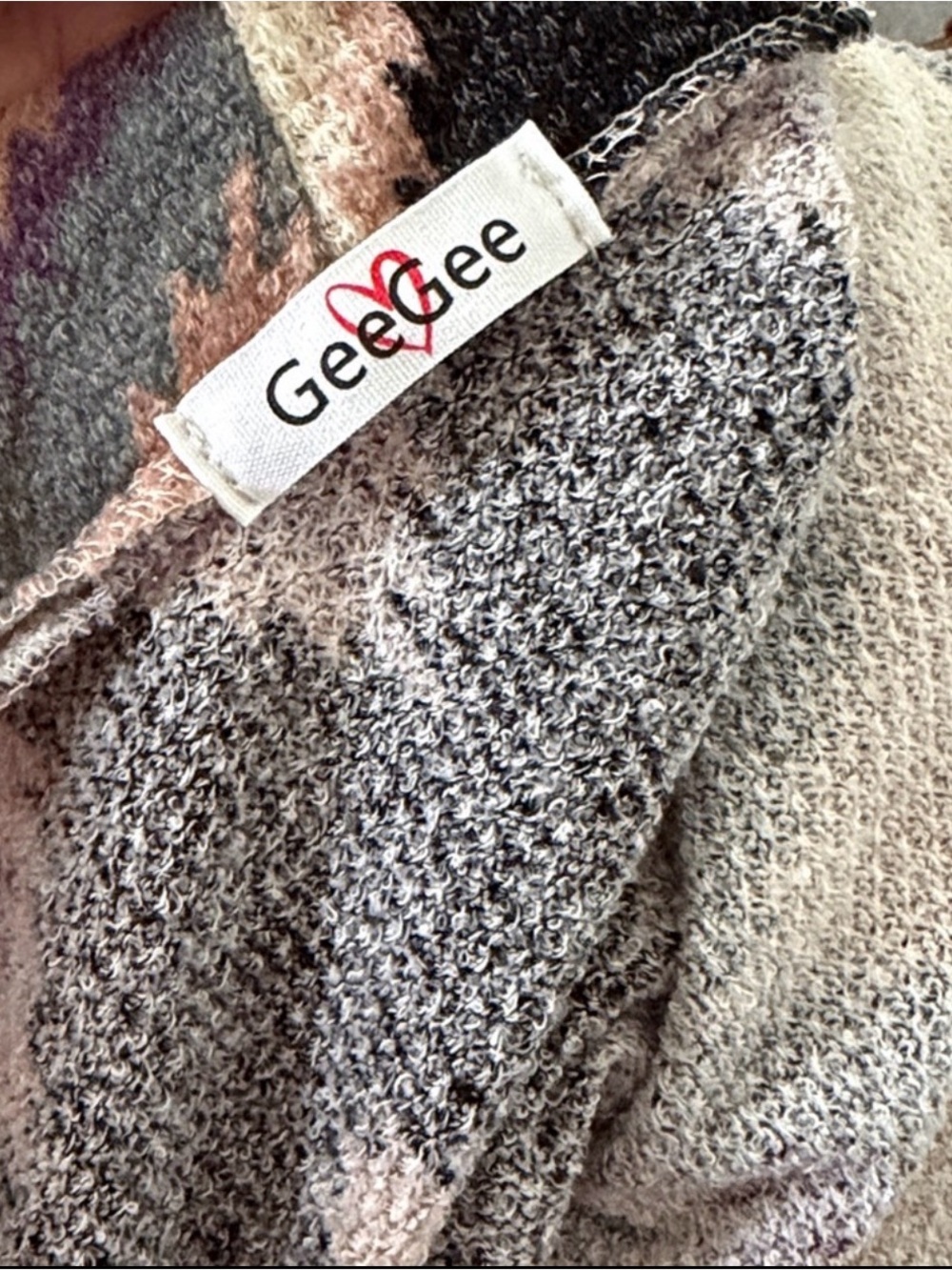Fringed Aztec Pattern Cardigan - Picture 15 of 16
